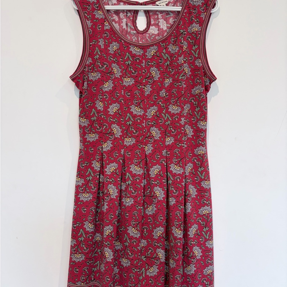 Max Studio Red Floral Sleeveless Fit & Flare Dress | Keyhole Back | A-Line